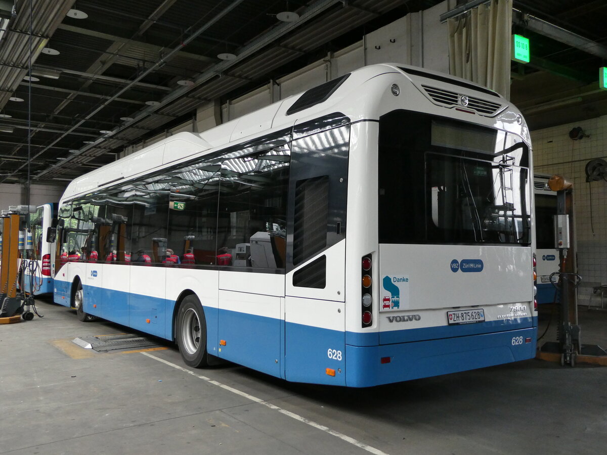(236'410) - VBZ Z�rich - Nr. 628/ZH 875'628 - Volvo am 28. Mai 2022 in Z�rich, Garage Hardau