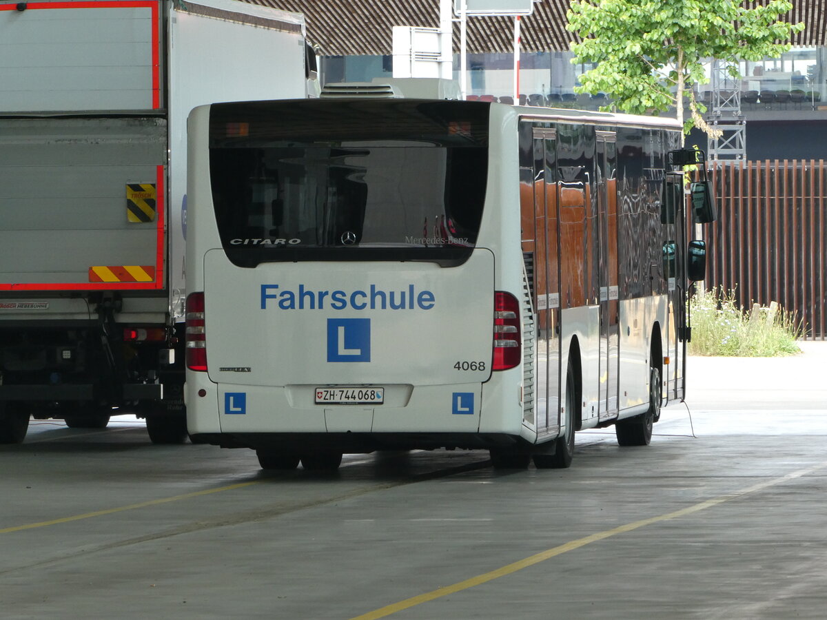 (236'414) - VBZ Z�rich - Nr. 4068/ZH 744'068 - Mercedes am 28. Mai 2022 in Z�rich, Garage Hardau
