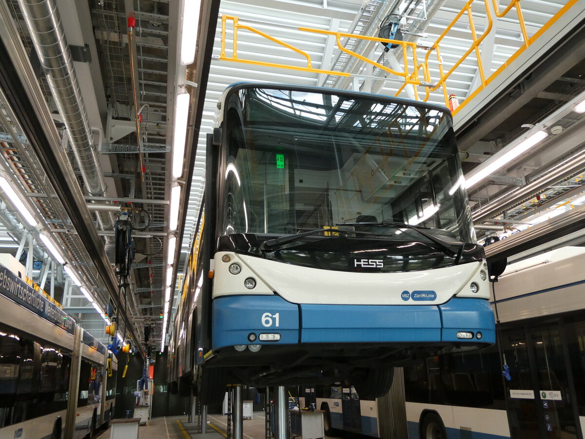 (236'446) - VBZ Z�rich - Nr. 61 - Hess/Hess Doppelgelenktrolleybus am 28. Mai 2022 in Z�rich, Garage Hardau
