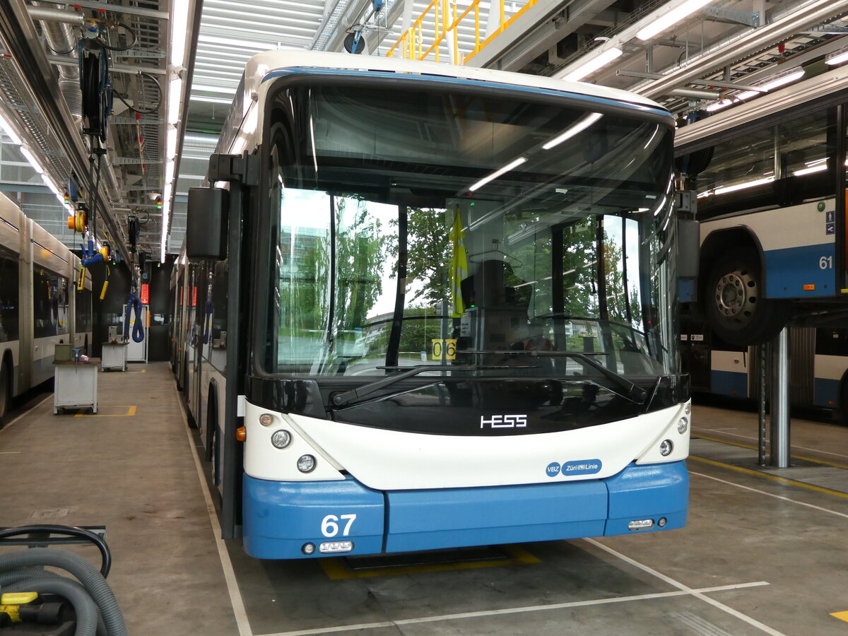 (236'447) - VBZ Z�rich - Nr. 67 - Hess/Hess Doppelgelenktrolleybus am 28. Mai 2022 in Z�rich, Garage Hardau