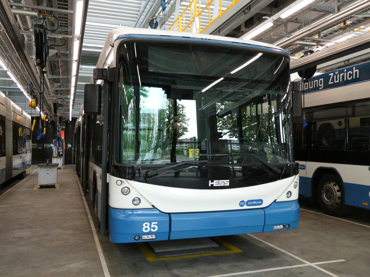 (236'448) - VBZ Z�rich - Nr. 85 - Hess/Hess Doppelgelenktrolleybus am 28. Mai 2022 in Z�rich, Garage Hardau
