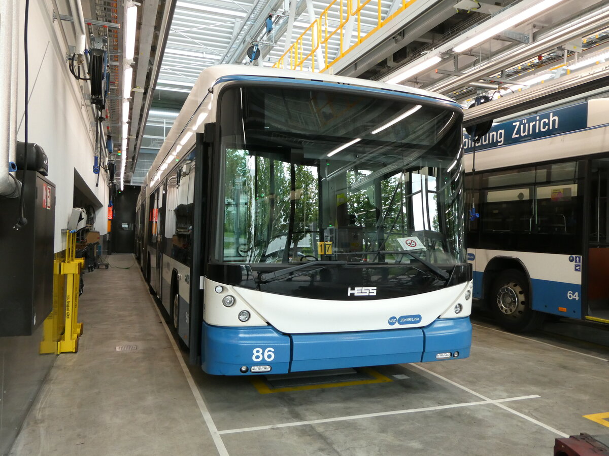 (236'451) - VBZ Z�rich - Nr. 86 - Hess/Hess Doppelgelenktrolleybus am 28. Mai 2022 in Z�rich, Garage Hardau