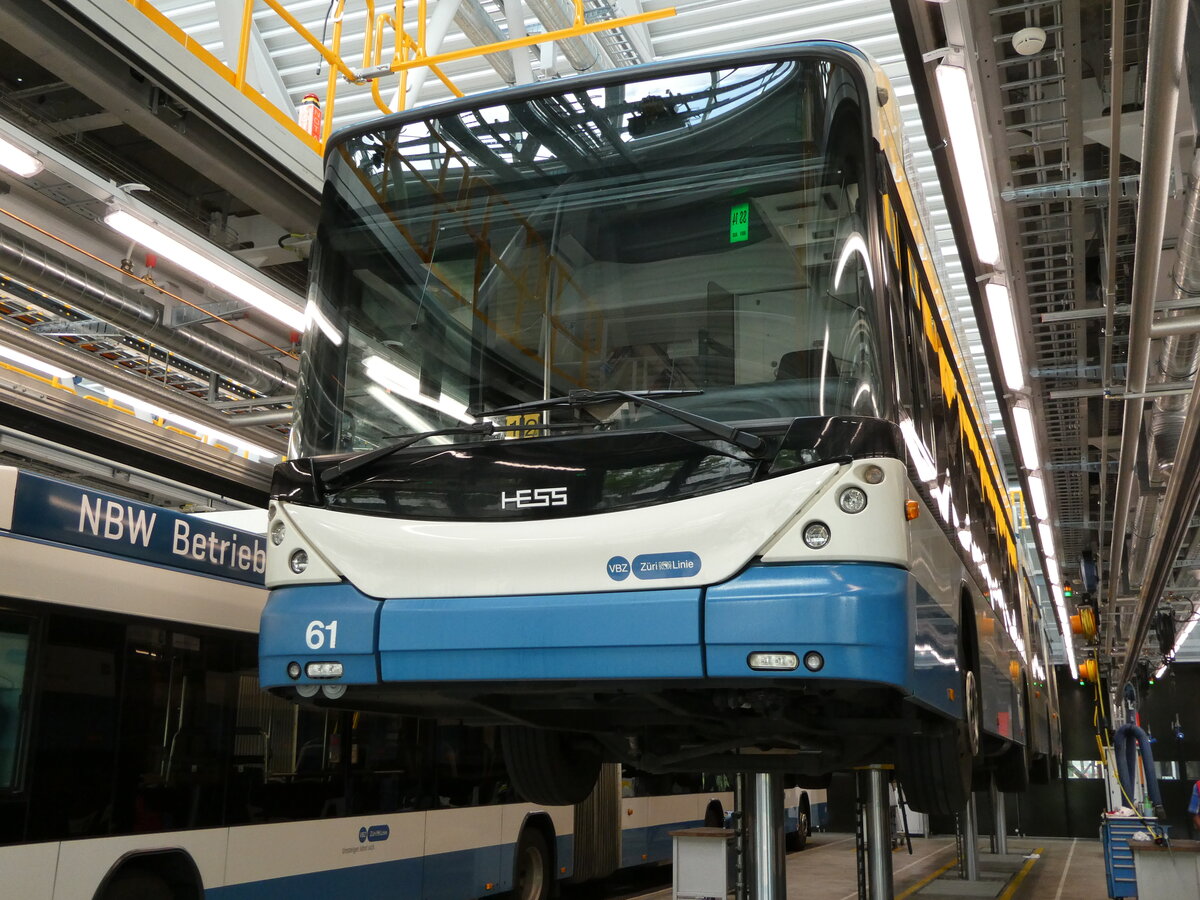 (236'456) - VBZ Z�rich - Nr. 61 - Hess/Hess Doppelgelenktrolleybus am 28. Mai 2022 in Z�rich, Garage Hardau