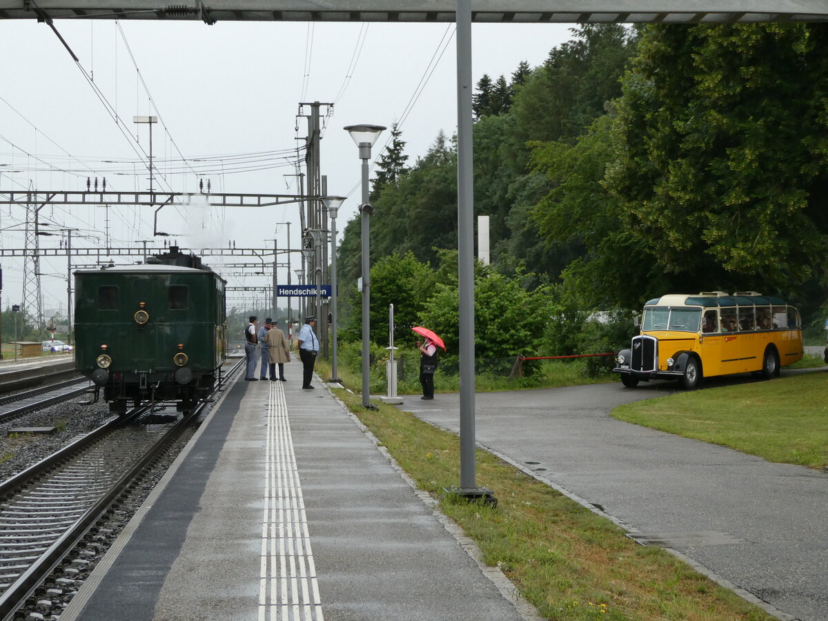 (236'809) - Mosimann, Aesch - ZH 26'245 - Saurer/T�scher (ex diverse Besitzer; ex Fravi, Andeer) am 5. Juni 2022 beim Bahnhof Hendschiken