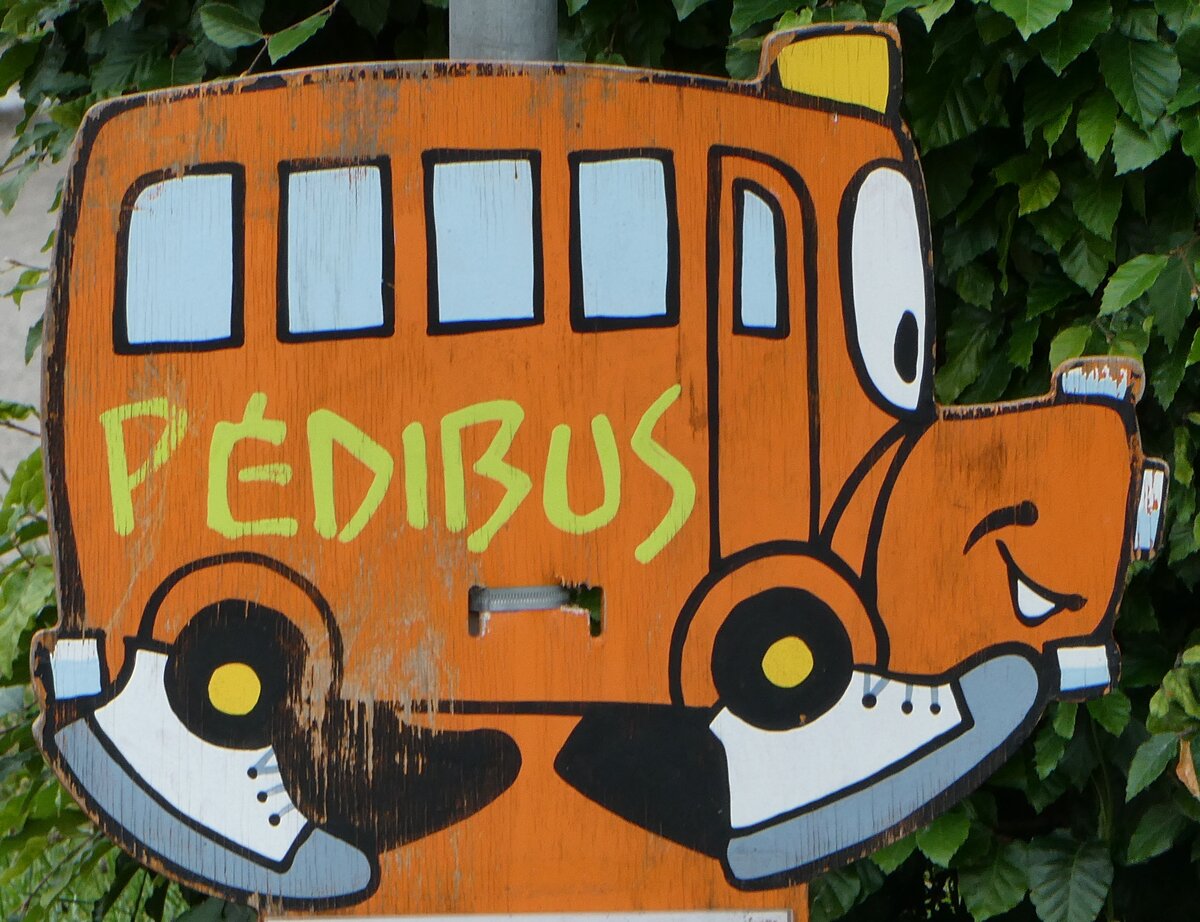 (236'913) - P�DIBUS-Haltestellenschild - Develier, Poste - am 6. Juni 2022