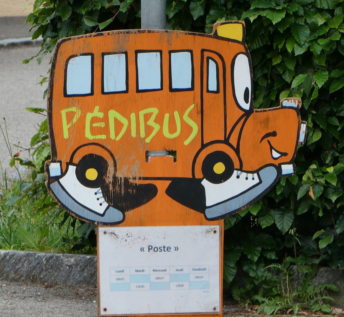 (236'914) - P�dibus-Fahrplaninfo am 6. Juni 2022 in Develier, Post