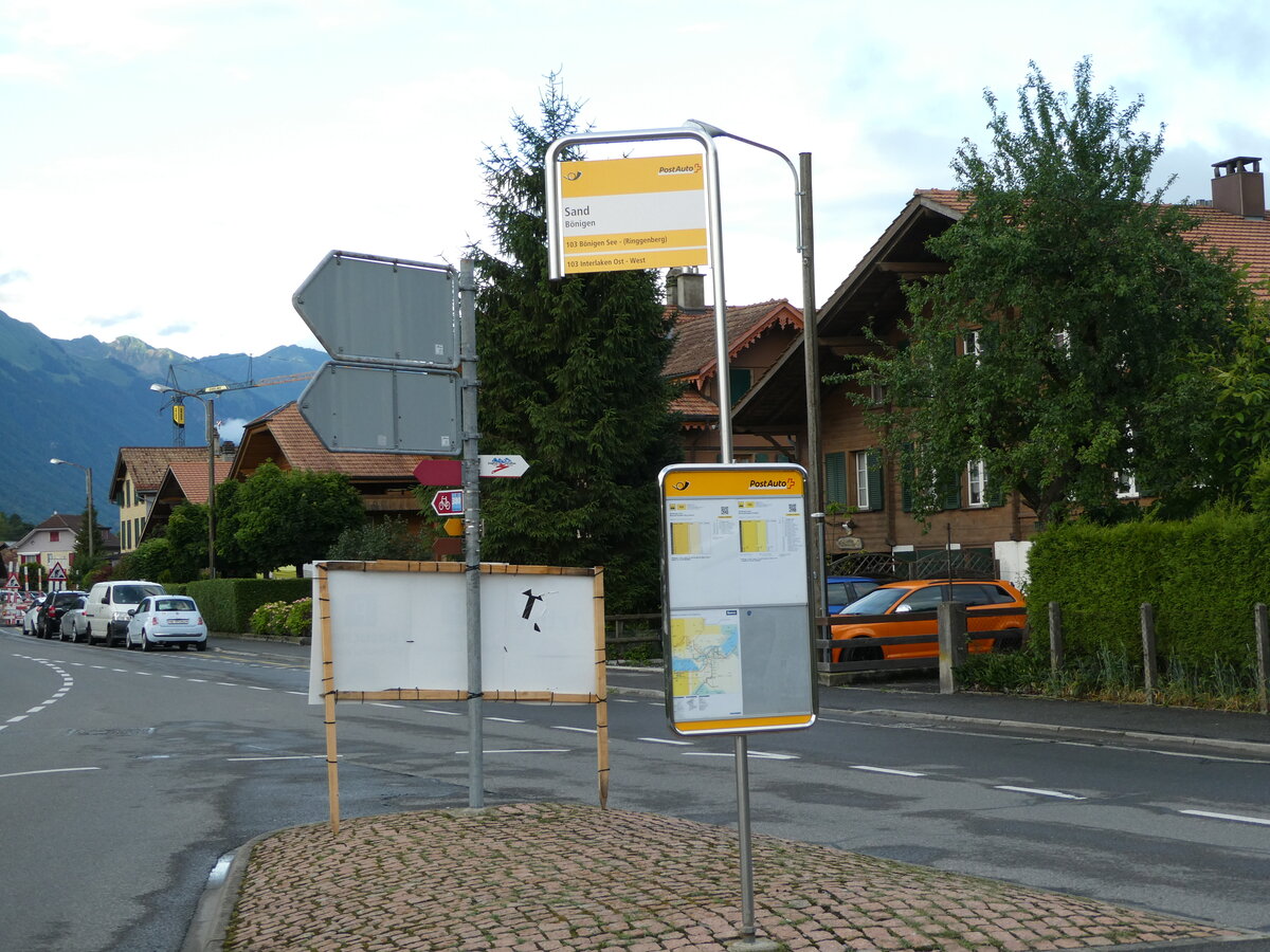 (237'486) - PostAuto-Haltestelle am 24. Juni 2022 in B�nigen, Sand