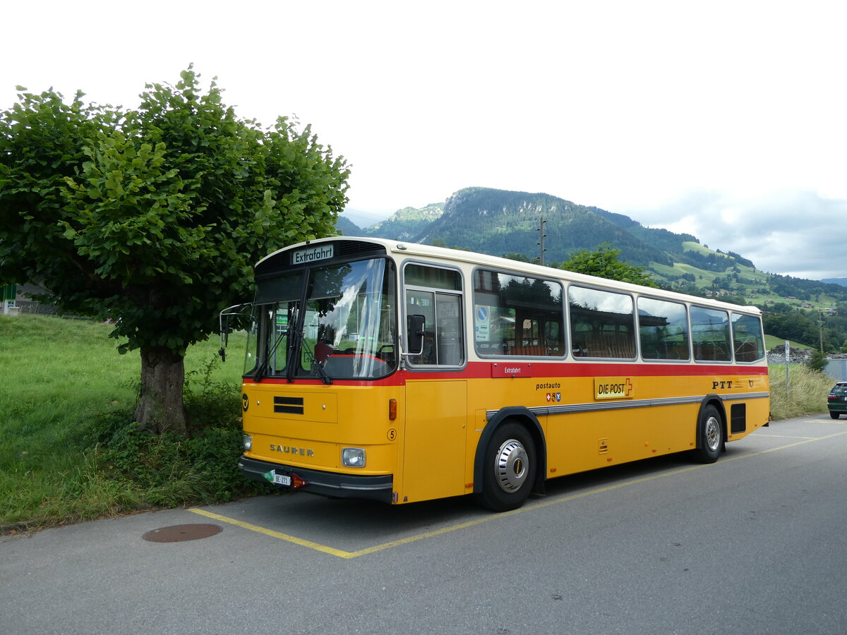 (237'497) - Bachmann, Nieder�nz - Nr. 5/BE 271 - Saurer/T�scher (ex W�thrich, Ursenbach; ex Sch�rch, Gutenburg Nr. 5; ex Engeloch, Riggisberg Nr. 5; ex P 25'668) am 25. Juni 2022 beim Bahnhof M�lenen 