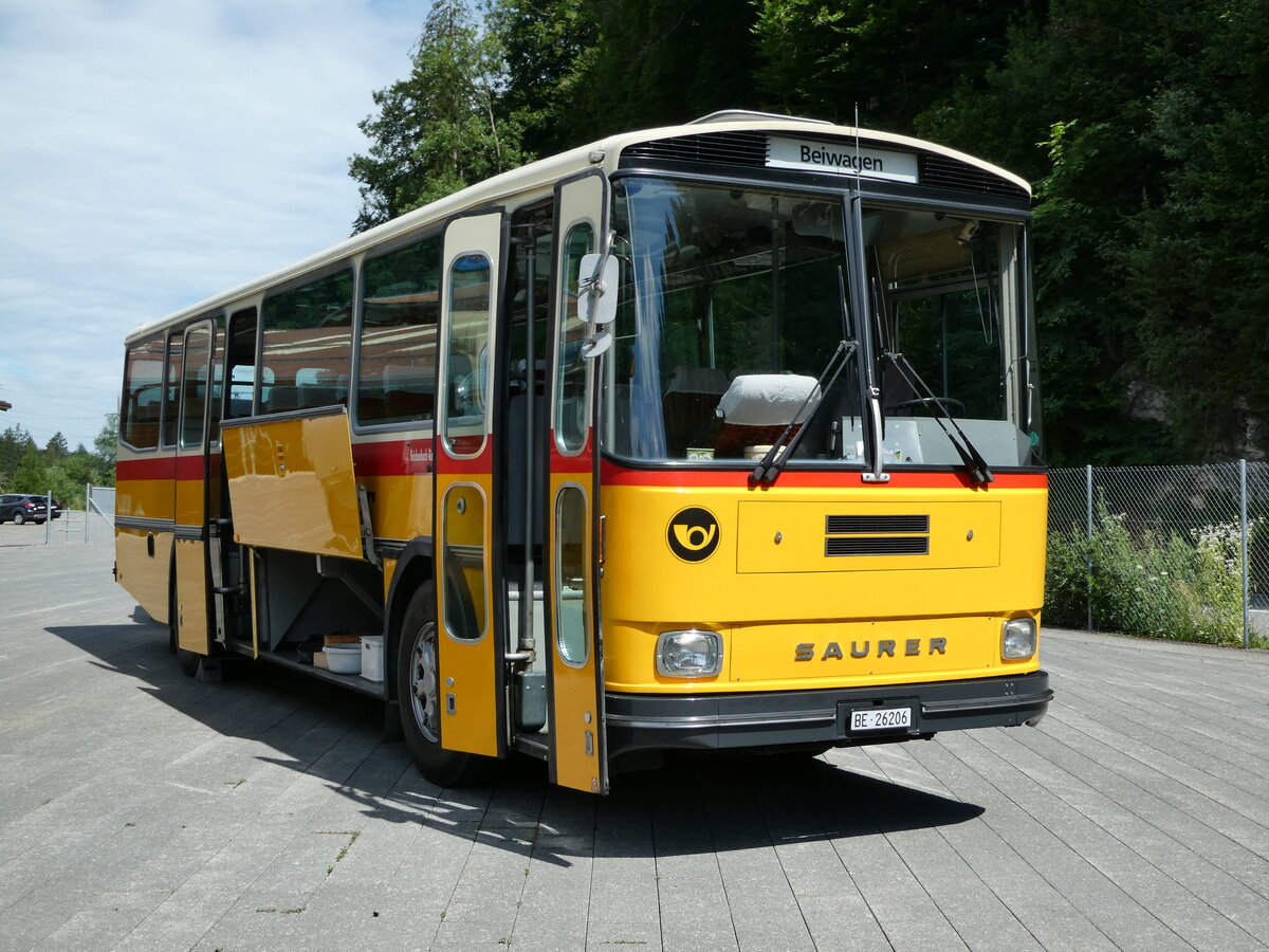(237'581) - Schmid, Th�rishaus - BE 26'206 - Saurer/T�scher (ex P 24'244) am 26. Juni 2022 in M�lenen, Kanderarena