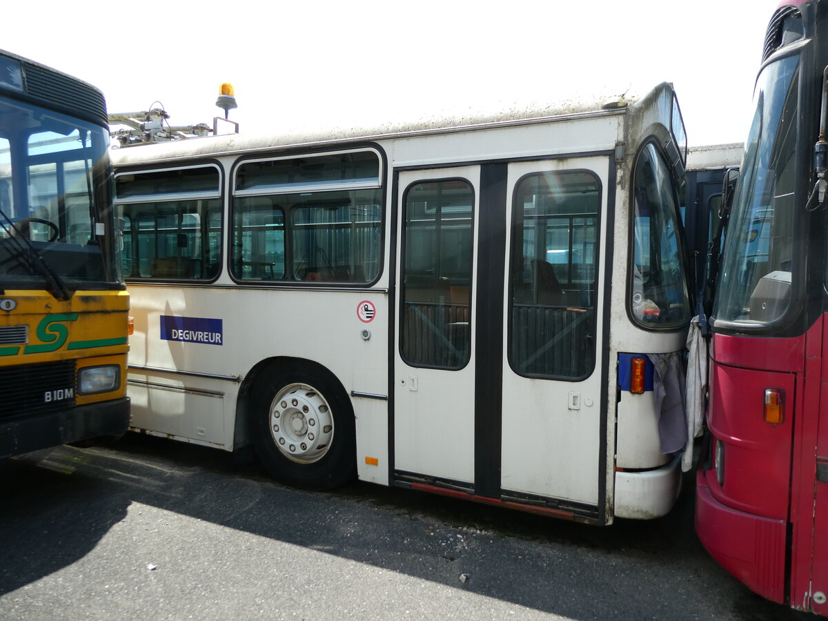 (237'888) - TL Lausanne (R�trobus) - Nr. 44 - MAN Enteiser am 3. Juli 2022 in Faoug, Carrosserie Etter (Teilaufnahme)
