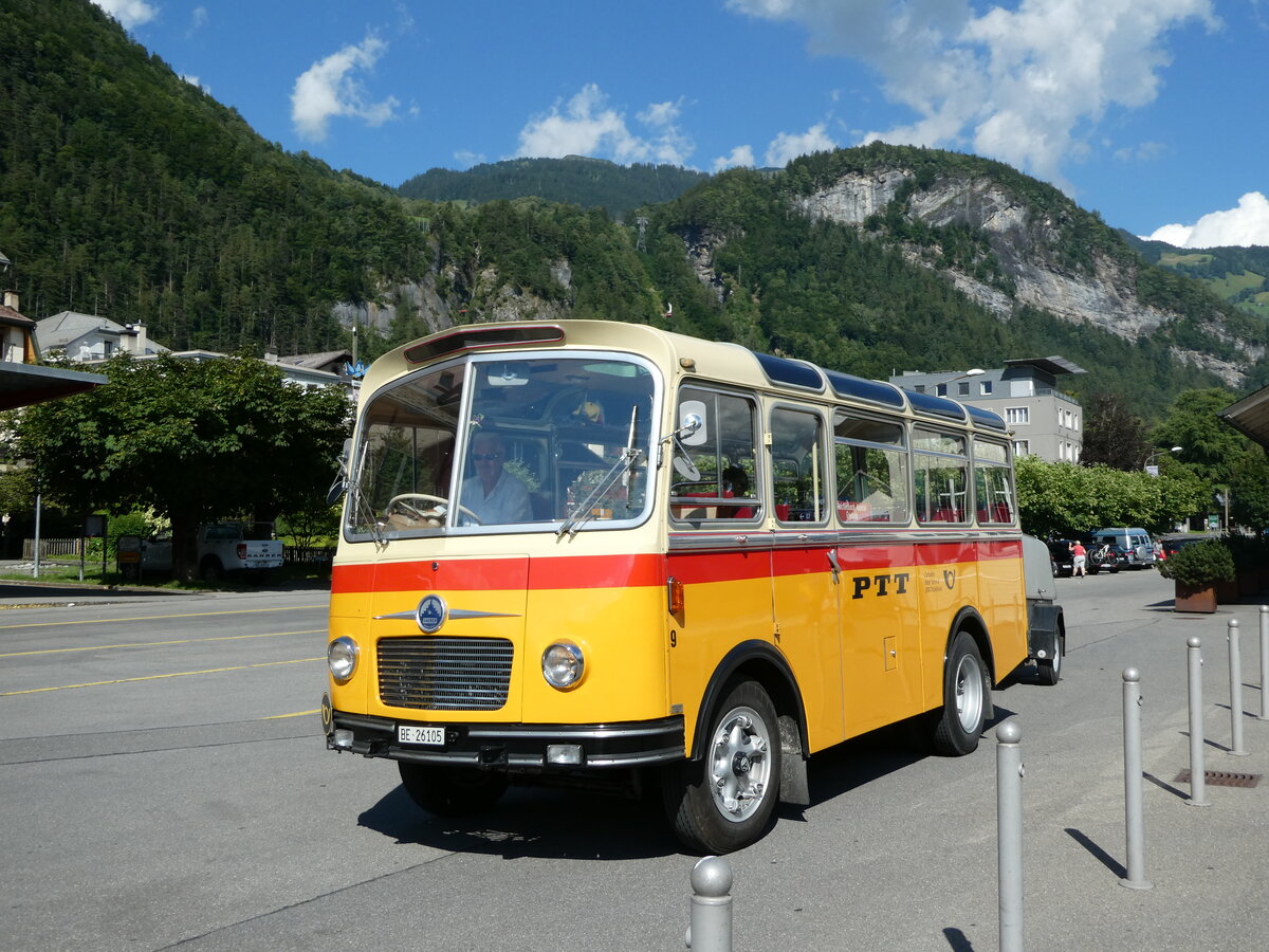 (237'998) - Schmid, Th�rishaus - Nr. 9/BE 26'105 - Saurer/R&J (ex Geiger, Adelboden Nr. 9) am 10. Juli 2022 beim Bahnhof Meiringen