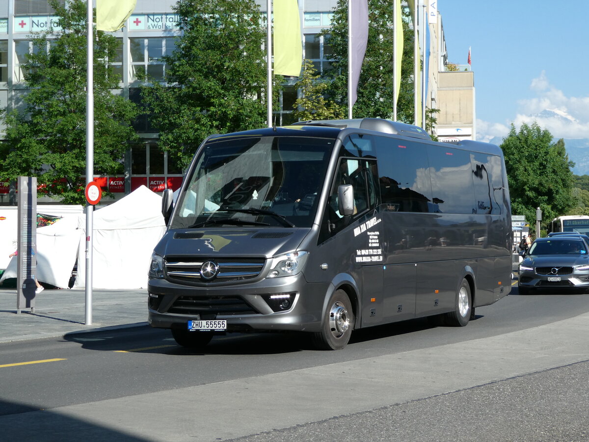 (238'032) - Aus Tschechien: Hua Xia Travel, Rudn� - ZHU 55'555 - Mercedes/Turas am 11. Juli 2022 beim Bahnhof Thun