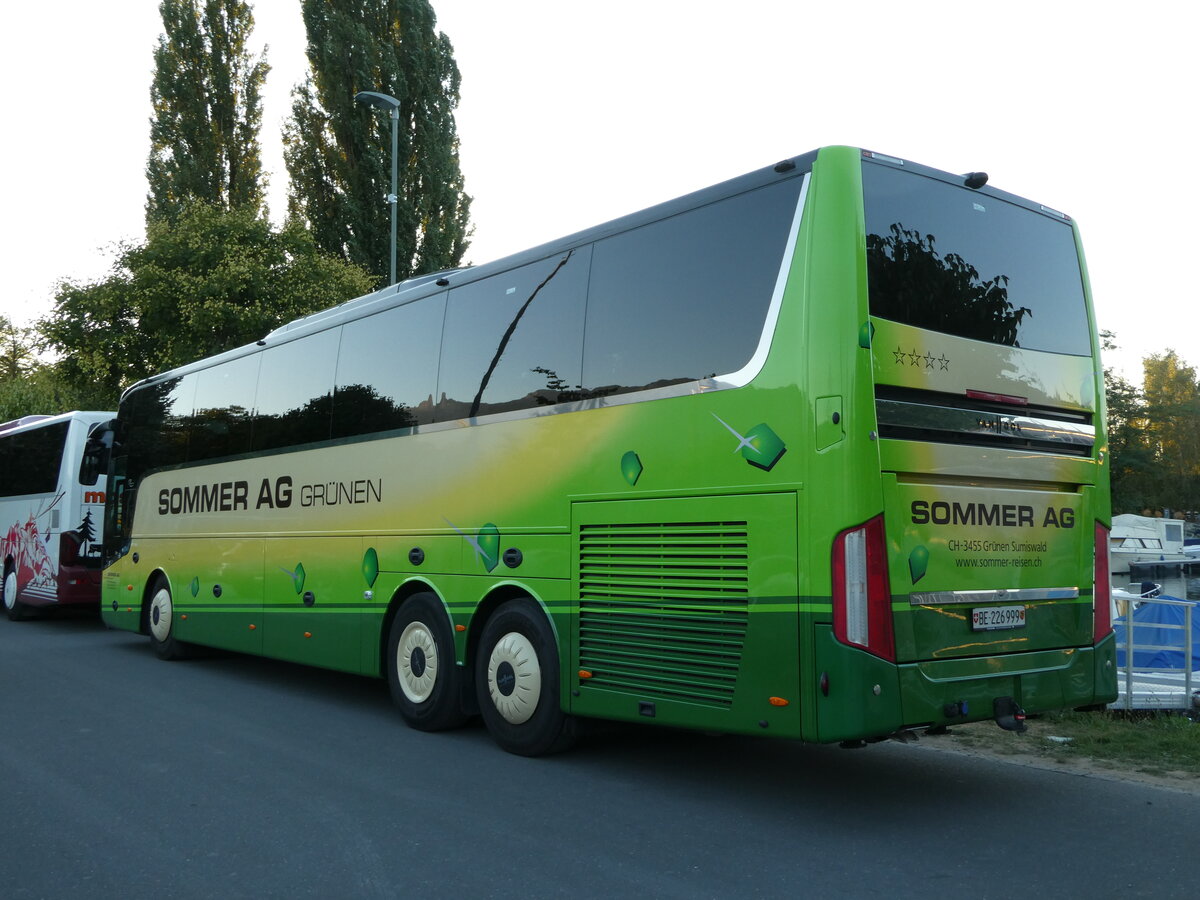 (239'002) - Sommer, Gr�nen - BE 226'999 - Van Hool am 12. August 2022 in Thun, Strandbad