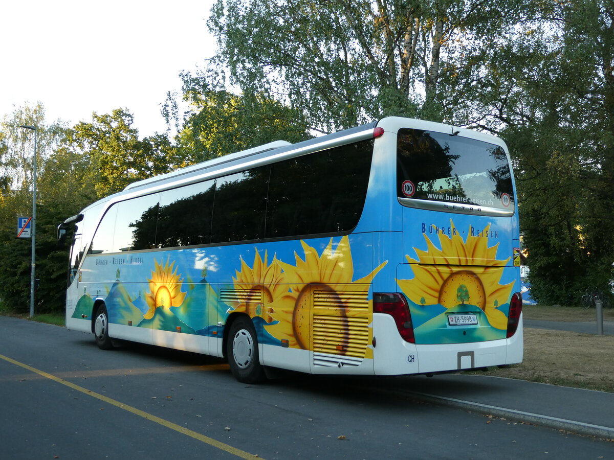 (239'026) - B�hrer, Hirzel - ZH 5998 - Setra am 13. August 2022 in Thun, Lachen