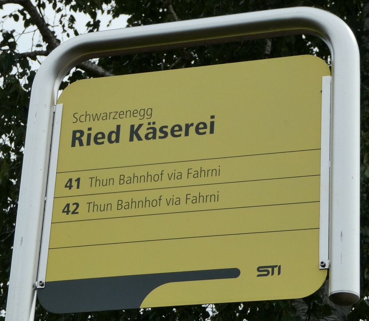 (239'049) - STI-Haltestellenschild - Schwarzenegg, Ried K�serei - am 14. August 2022
