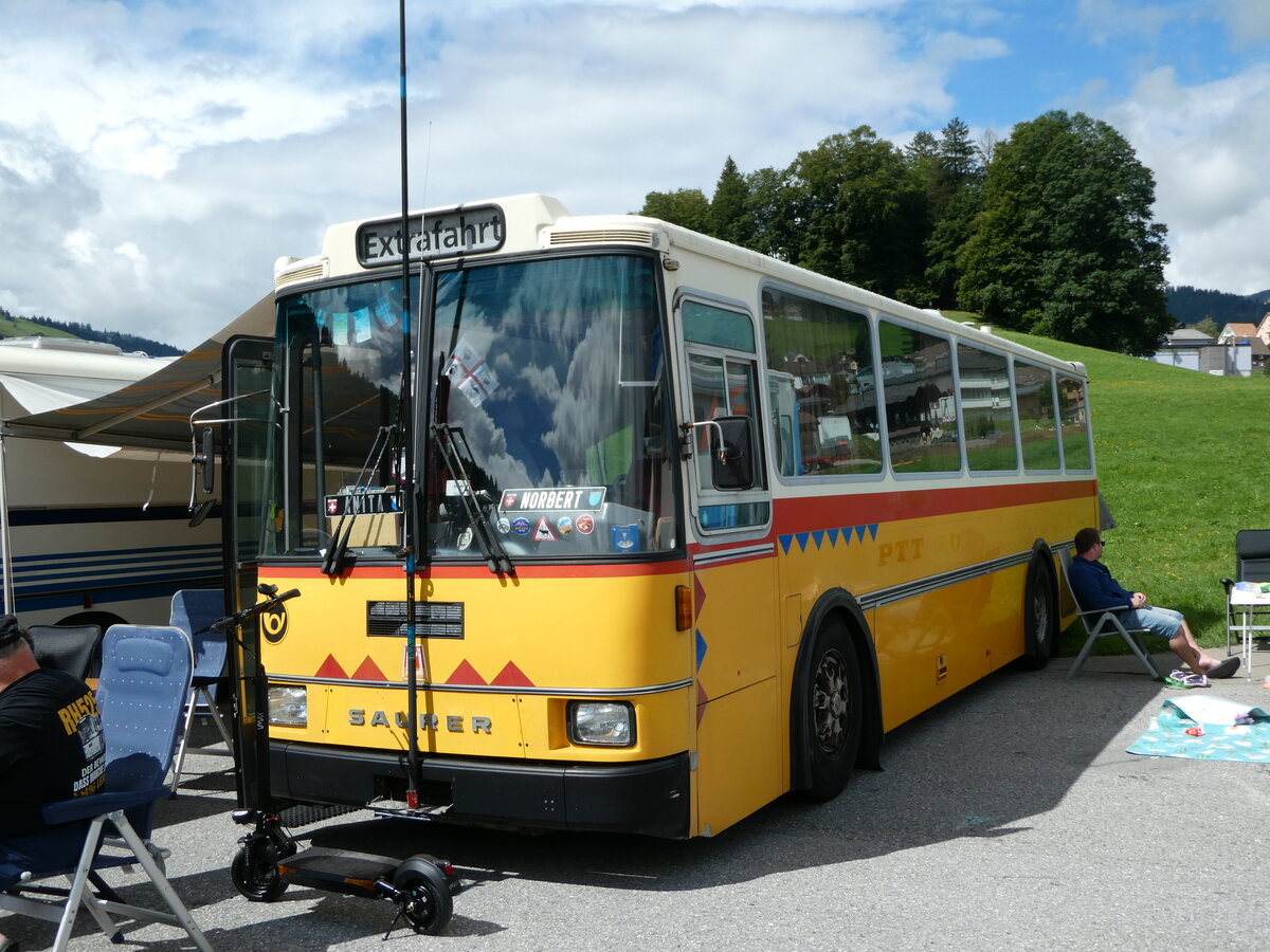 (239'137) - Toldo, Z�rich - ZH 124'701 - Saurer/R&J (ex Peter, Pfaffnau) am 20. August 2022 in Wildhaus, Munzenriet