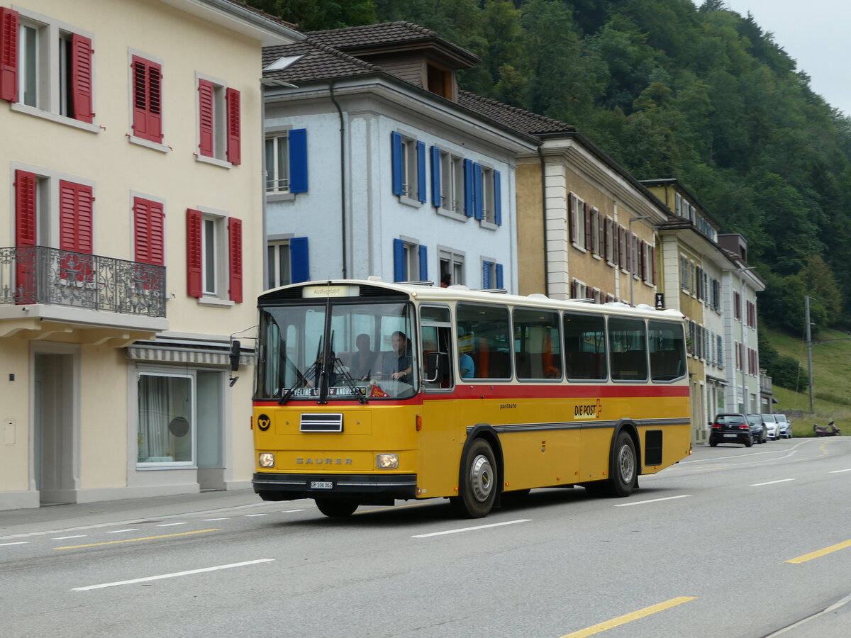 (239'757) - Ackermann, Landquart - GR 106'362 - Saurer/R&J (ex F�ssler, Unteriberg; ex Sch�rch, Gutenburg Nr. 6; ex P 24'358) am 28. August 2022 in Wolhusen, Markt
