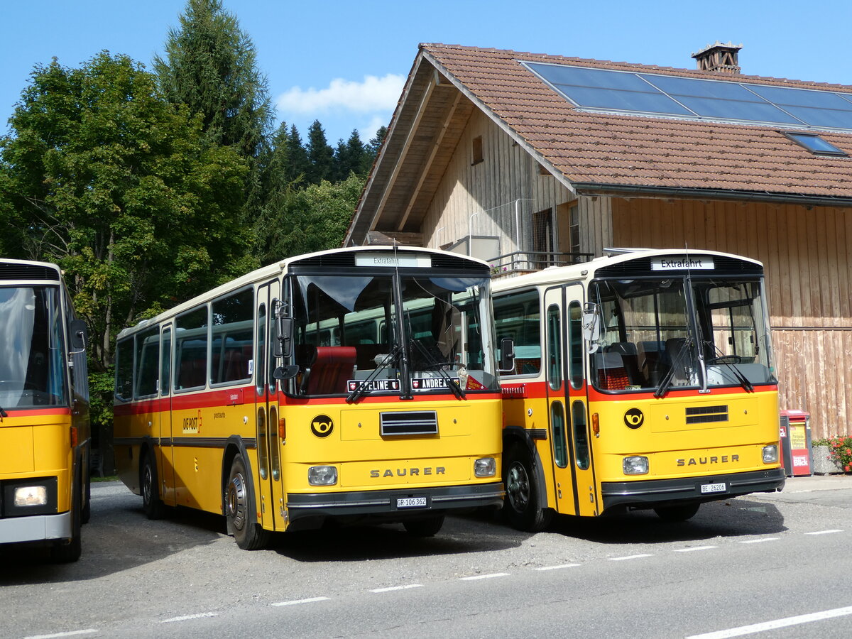 (239'880) - Ackermann, Landquart - GR 106'362 - Saurer/R&J (ex F�ssler, Unteriberg; ex Sch�rch, Gutenburg Nr. 6; ex P 24'358) am 28. August 2022 in Schwarzenegg, Restaurant Kreuz
