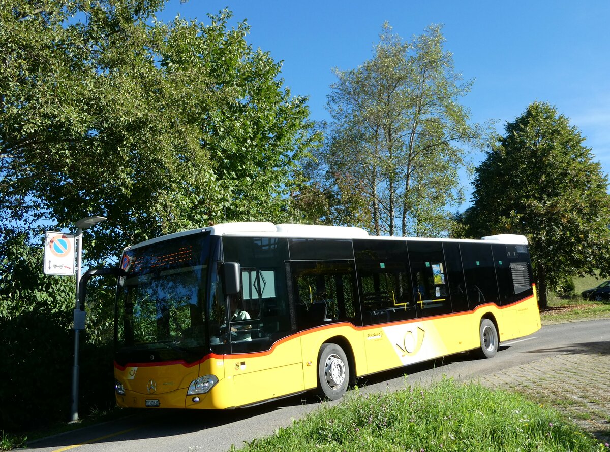 (240'055) - Wieland, Murten - Nr. 125/FR 300'631 - Mercedes am 11. September 2022 beim Bahnhof G�mmenen