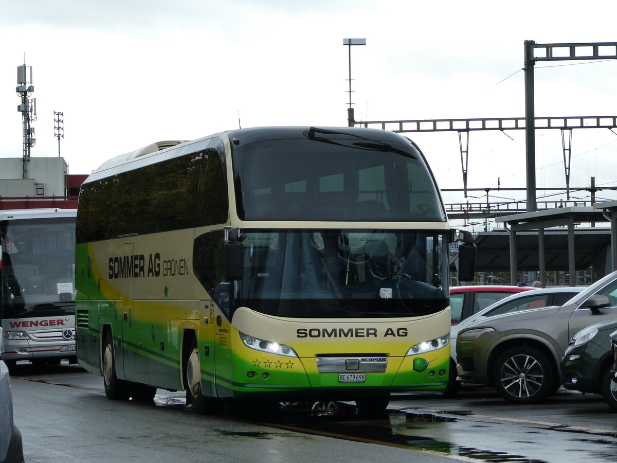 (240'327) - Sommer, Gr�nen - BE 679'698 - Neoplan am 26. September 2022 in Thun, CarTerminal