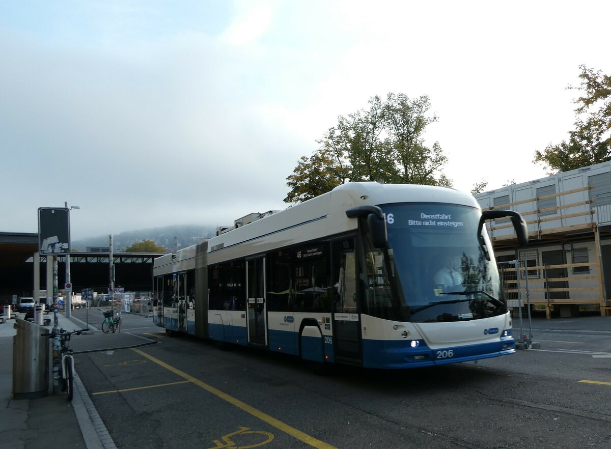 (240'894) - VBZ Z�rich - Nr. 206 - Hess/Hess Gelenktrolleybus am 11. Oktober 2022 in Z�rich, Sihlpost