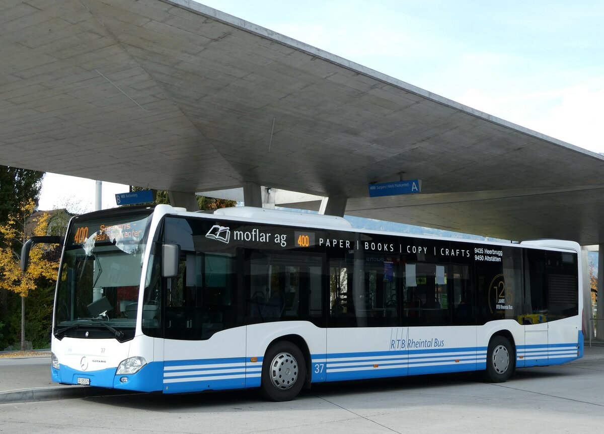 (240'974) - RTB Altst�tten - Nr. 37/SG 305'529 - Mercedes am 11. Oktober 2022 beim Bahnhof Buchs