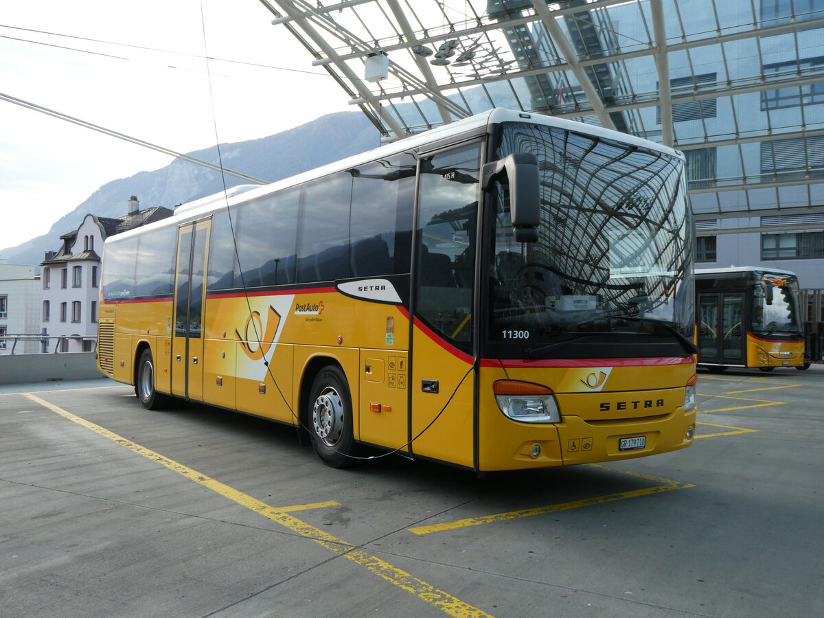 (241'031) - PostAuto Graub�nden - GR 179'710 - Setra am 11. Oktober 2022 in Chur, Postautostation