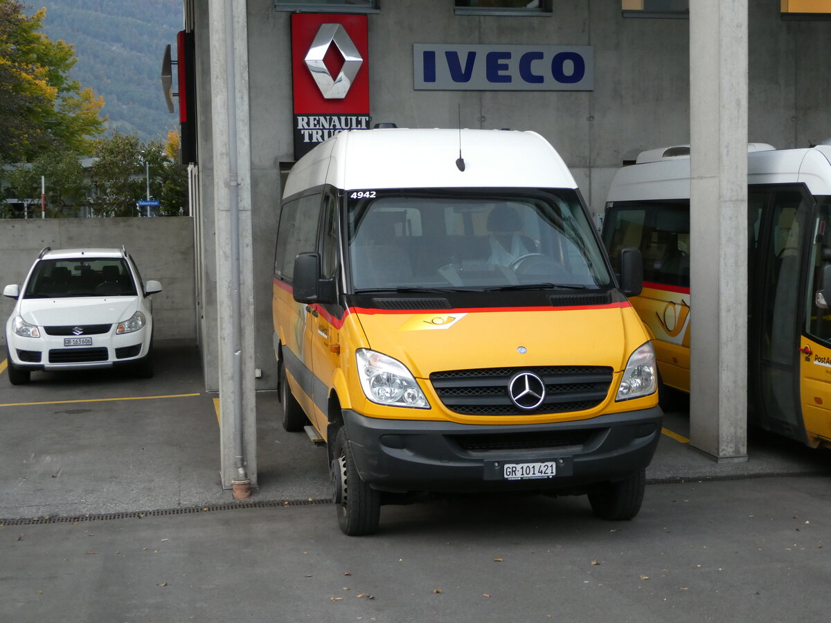 (241'038) - PostAuto Graub�nden - Nr. 13/GR 101'421 - Mercedes (ex Nr. 5) am 11. Oktober 2022 in Chur, Garage