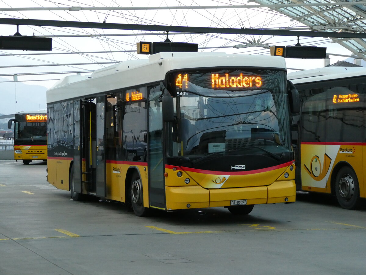 (241'049) - PostAuto Graub�nden - GR 86'897 - Scania/Hess am 12. Oktober 2022 in Chur, Postautostation