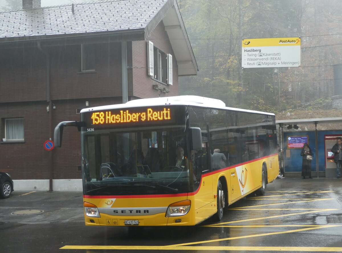 (241'163) - Fl�ck, Brienz - Nr. 2/BE 435'742 - Setra am 5. November 2022 auf dem Br�nigpass