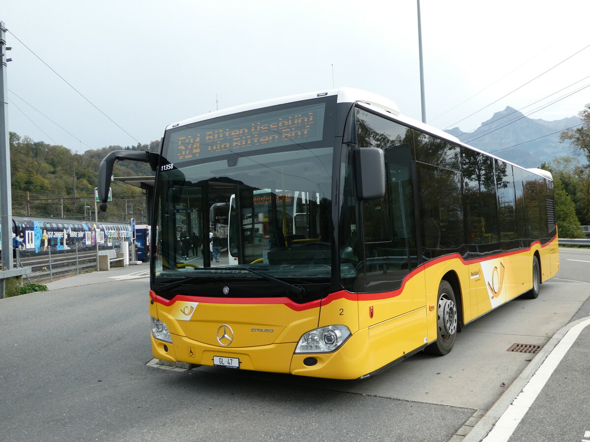 (241'632) - Niederer, Filzbach - Nr. 2/GL 47 - Mercedes am 20. Oktober 2022 beim Bahnhof Ziegelbr�cke