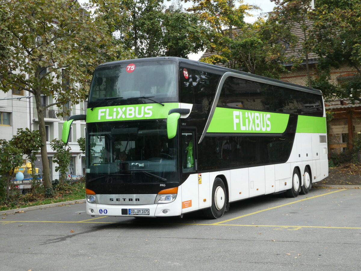 (241'643) - Aus Deutschland: Umbrella, M�nchen - DD-UM 1875 - Setra am 20. Oktober 2022 in Z�rich, Sihlquai
