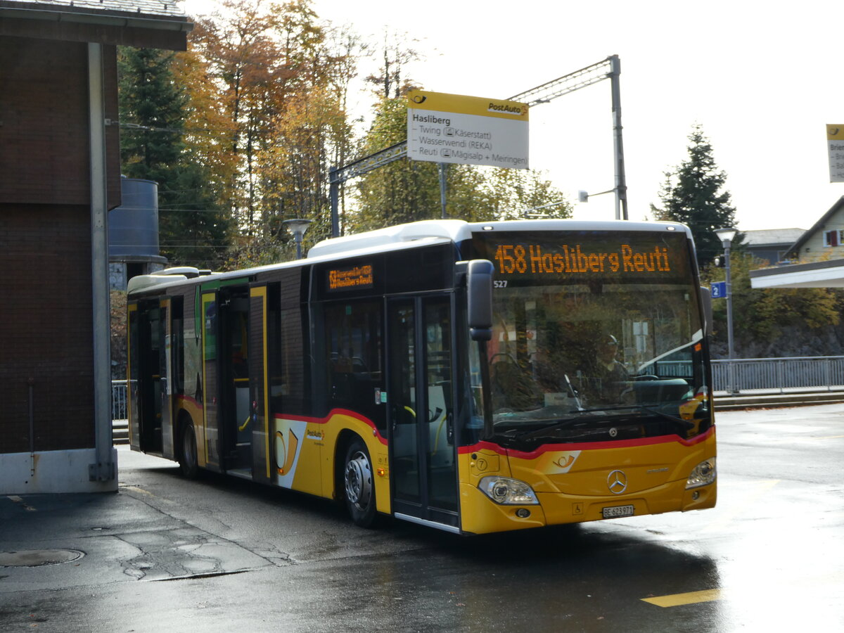 (241'710) - Fl�ck, Brienz - Nr. 7/BE 623'971 - Mercedes am 22. Oktober 2022 auf dem Br�nigpass