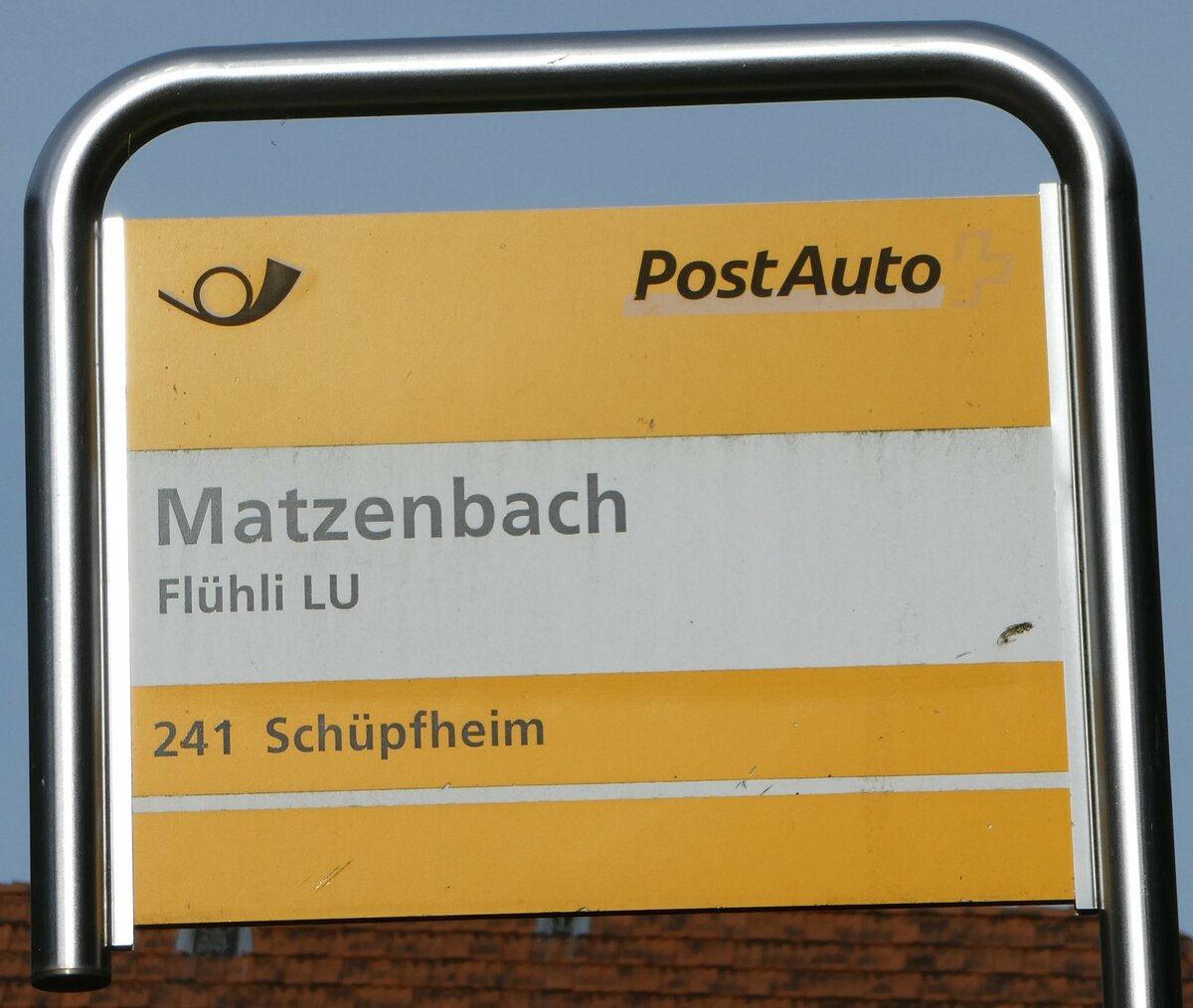 (242'417) - PostAuto-Haltestellenschild - Fl�hli LU, Matzenbach - am 11. November 2022