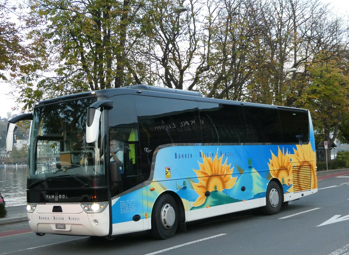 (242'464) - B�hrer, Hirzel - ZH 171'739 - Van Hool am 11. November 2022 beim Bahnhof Luzern
