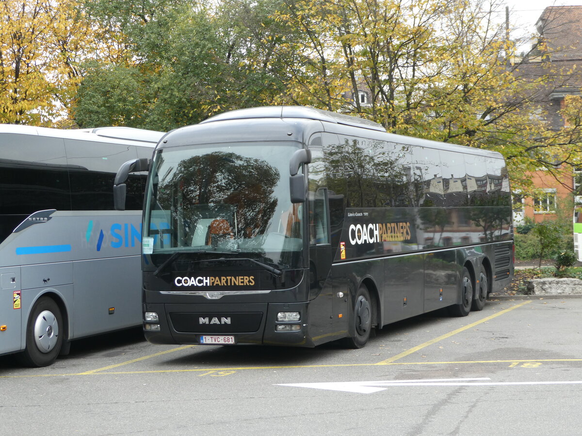 (242'538) - Aus Belgien: Coach Partners - 1-TVC-681 - MAN am 12. November 2022 in Z�rich, Sihlquai