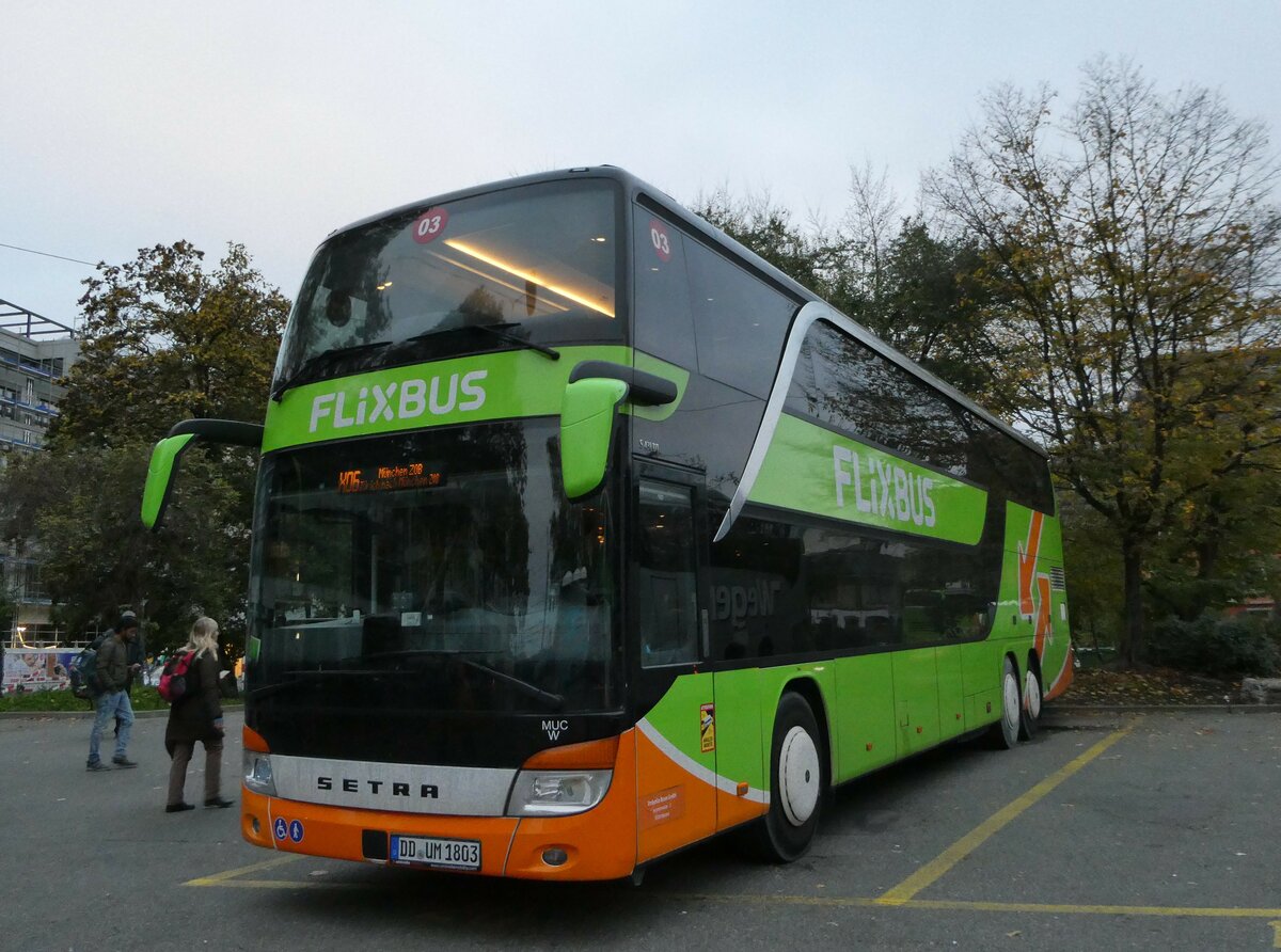 (242'676) - Aus Deutschland: Umbrella, M�nchen - Nr. 3/DD-UM 1803 - Setra am 13. November 2022 in Z�rich, Sihlquai
