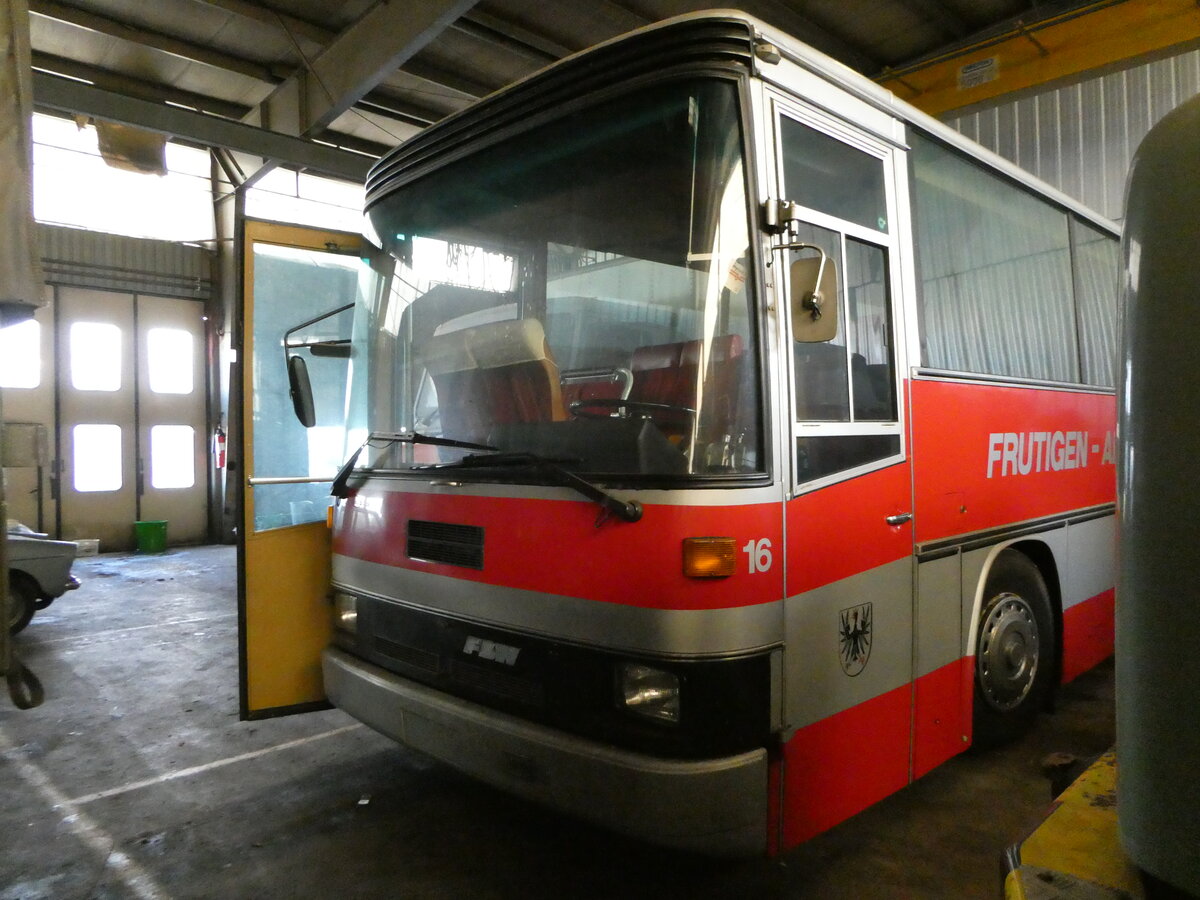 (243'132) - Staub, Z�rich - Nr. 16 - FBW/R&J (ex AFA Adelboden Nr. 16) am 26. November 2022 in Wetzikon, Z�rcherstrasse (Teilaufnahme)