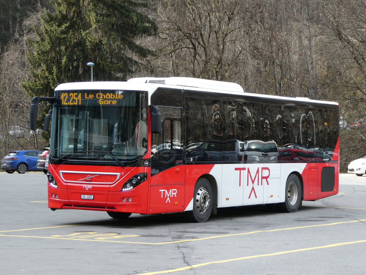 (243'382) - TMR Martigny - Nr. 161/VS 1105 - Volvo am 3. Dezember 2022 beim Bahnhof Le Ch�ble