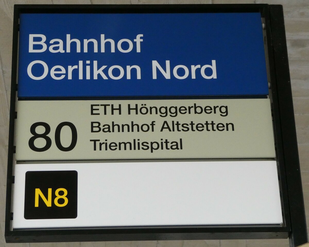 (243'495) - ZVV-Haltestellenschild - Z�rich, Bahnhof Oerlikon Nord - am 7. Dezember 2022