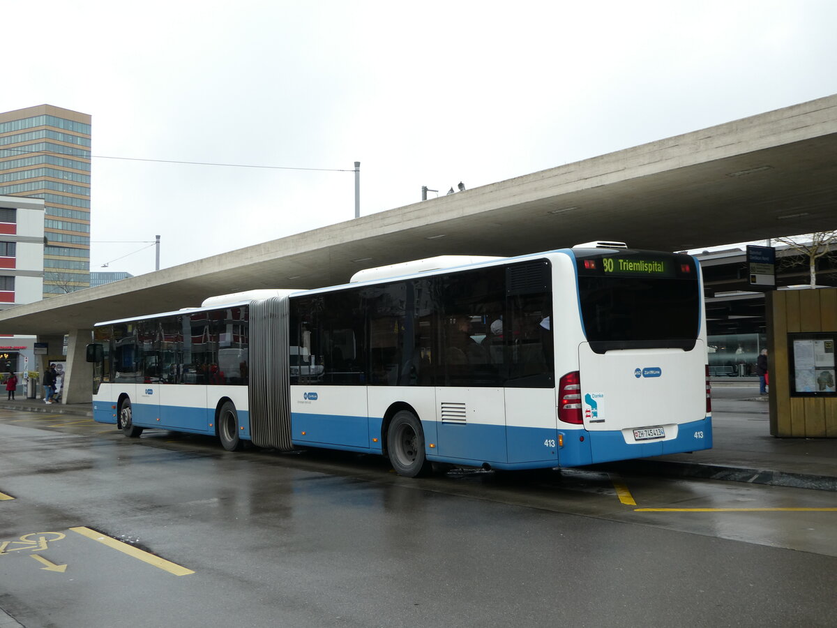 (243'503) - VBZ Z�rich - Nr. 413/ZH 745'413 - Mercedes am 7. Dezember 2022 beim Bahnhof Z�rich Oerlikon