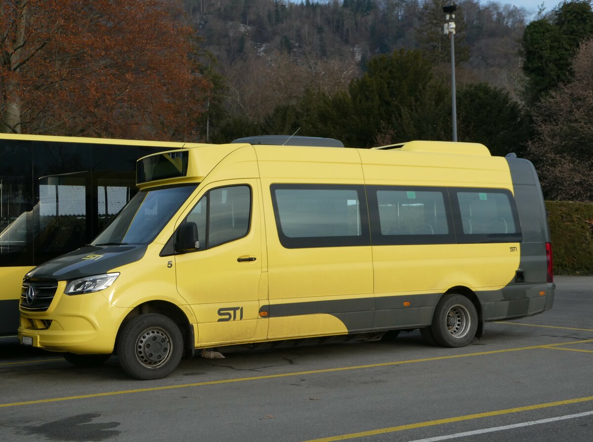 (244'048) - STI Thun - Nr. 5/BE 816'005 - Mercedes am 19. Dezember 2022 bei der Schiffl�ndte Thun