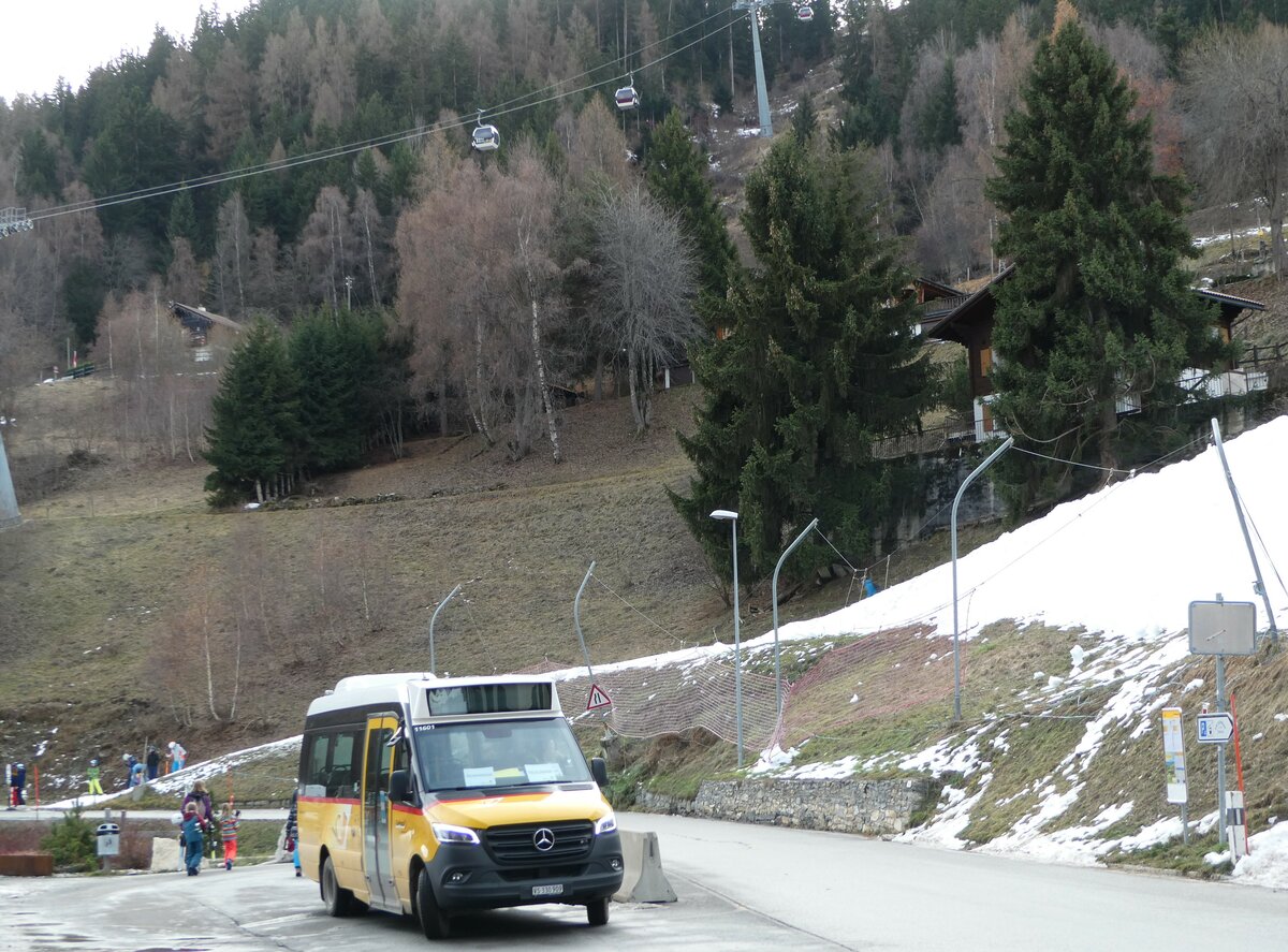 (244'160) - PostAuto Wallis - Nr. 26/VS 330'909 - Mercedes am 26. Dezember 2022 in Vercorin, T�l�ph�rique