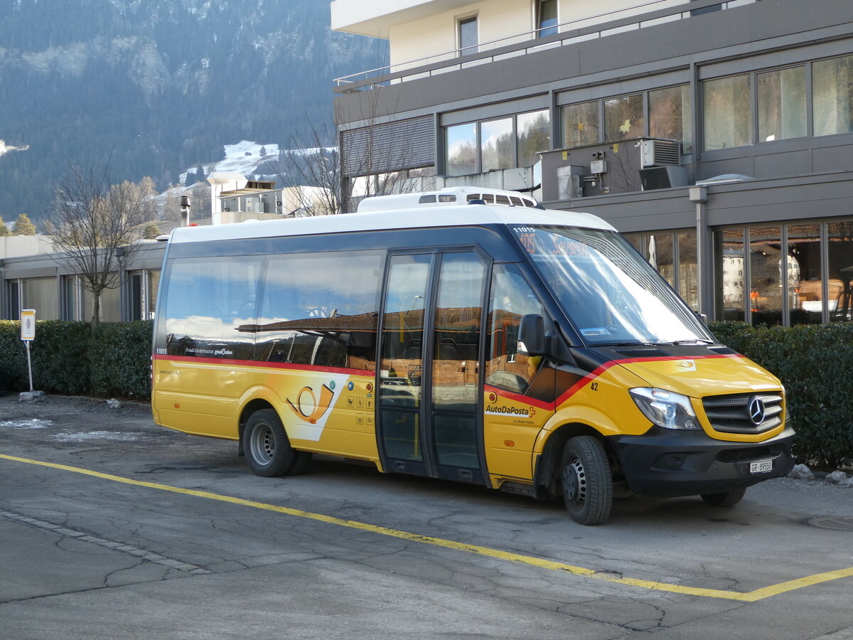 (245'103) - PostAuto Graub�nden - Nr. 42/GR 89'550/PID 11'015 - Mercedes (ex Nr. 12) am 18. Januar 2023 beim Bahnhof Ilanz