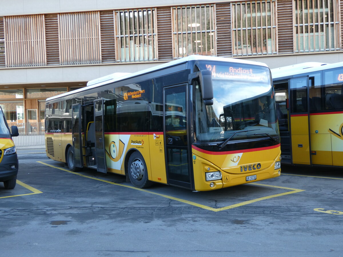 (245'141) - PostAuto Graub�nden - Nr. 17/GR 92'716/PID 10'218 - Iveco (ex Fontana, Ilanz Nr. 17; ex Fontana, Ilanz Nr. 11) am 18. Januar 2023 beim Bahnhof Ilanz