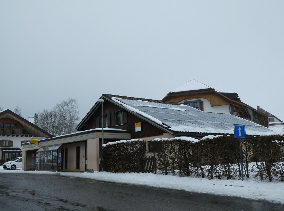(245'663) - PostAuto-Haltestelle am 2. Februar 2023 in La Br�vine, Post