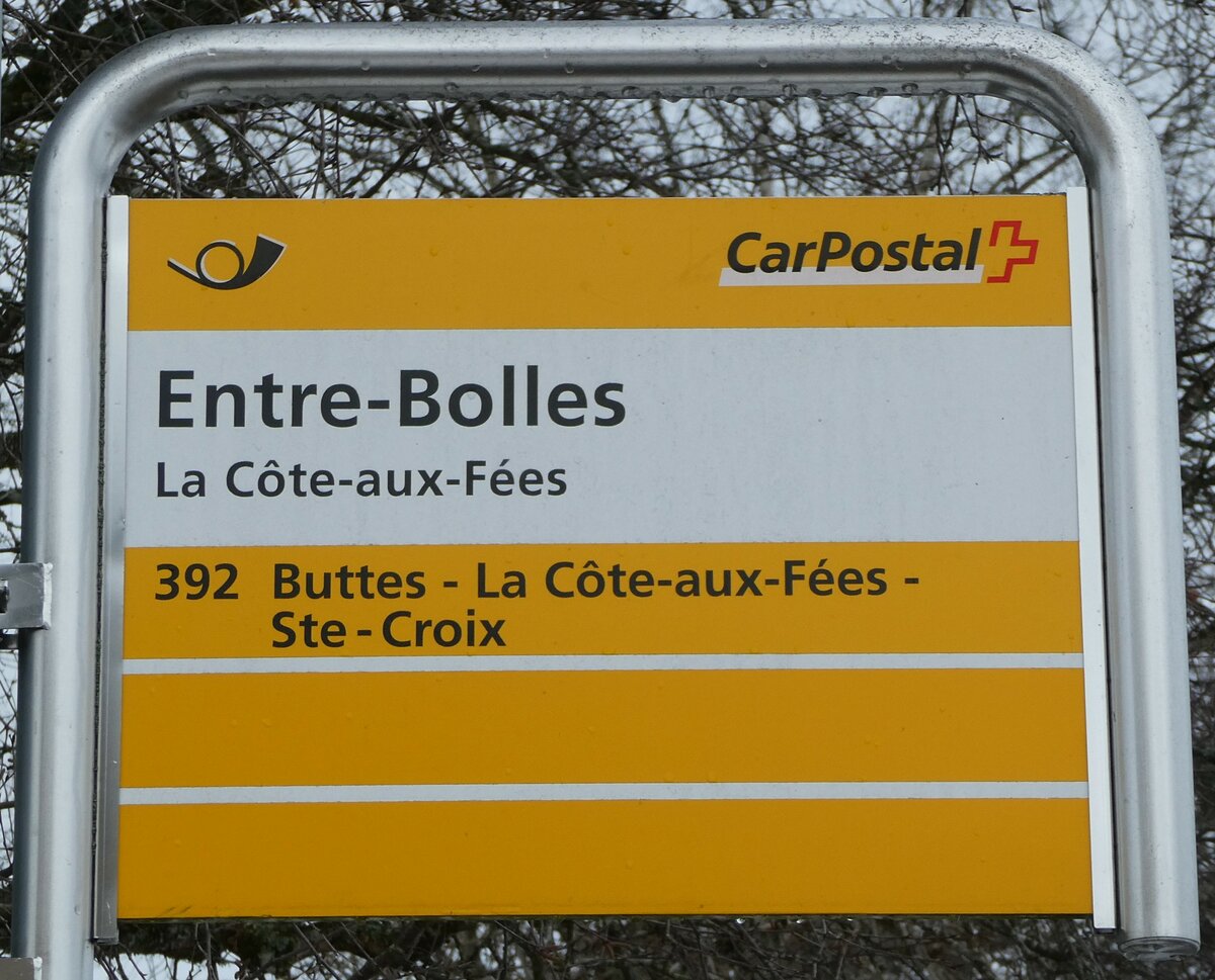 (245'683) - PostAuto-Haltestellenschild - La C�te-aus-F�es, Entre-Bolles - am 2. Februar 2023