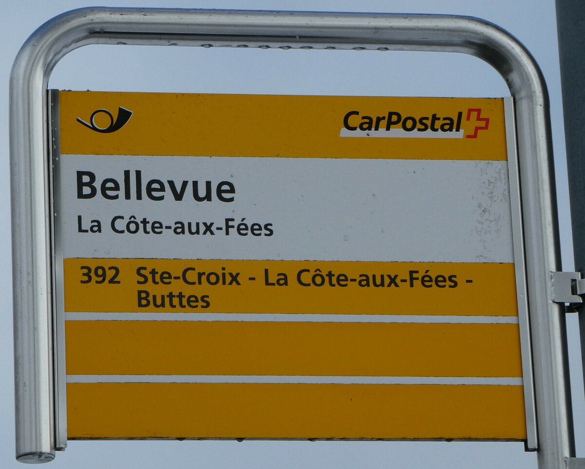 (245'690) - PostAuto-Haltestellenschild - La C�te-aux-F�es, Bellevue - am 2. Februar 2023