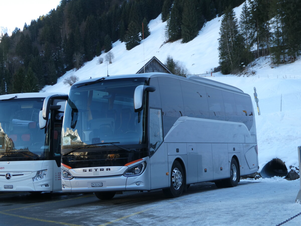 (246'096) - Meier, Z�rich - ZH 263'639 - Setra am 14. Februar 2023 in Engelberg, Talstation Titlis