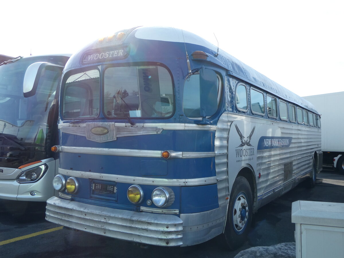 (246'296) - Wooster, Z�rich - GMC (ex Northland Greyhound Lines, USA-Minneapolis Nr. N796) am 18. Februar 2023 in Kerzers, Interbus